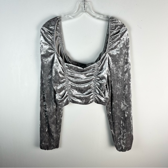 H&M Silver Metallic Velvet Ruched Long Sleeved Cropped Party Blouse NWT Large L - Picture 4 of 4